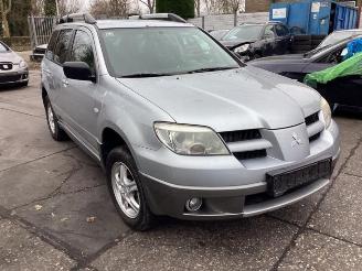 krockskadad bil auto Mitsubishi Outlander Outlander (CU), SUV, 2001 / 2007 2.0 16V 4x2 2008/6