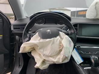 Peugeot 308 308 (L3/L8/LB/LH/LP), Hatchback 5-drs, 2013 / 2021 1.2 12V e-THP PureTech 110 picture 19