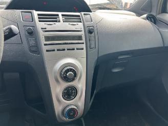 Toyota Yaris Yaris II (P9), Hatchback, 2005 / 2014 1.0 12V VVT-i picture 20