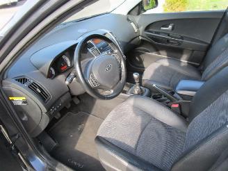 Kia Cee d 1.6 picture 5