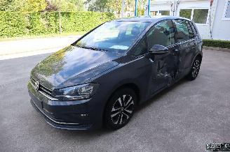 Damaged car Volkswagen Golf Sportsvan 1.6 TDI 2019/9