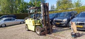 skadebil overig Alle  heftruck 4000kg  clark 1993/7