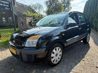 krockskadad bil auto Ford Fusion 1.4 COOL & SOUND AIRCO NETTE AUTO 2010/1