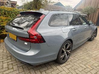 uszkodzony samochody osobowe Volvo V-90 2.0 T6 AWD PLUGIN PANO HARMAN/KARDON 2021/10