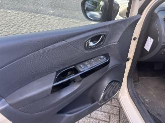Renault Captur GEEN SCHADE, automaat hapert picture 17
