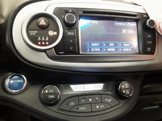 Toyota Yaris Yaris III (P13), Hatchback, 2010 / 2020 1.5 16V Hybrid picture 16