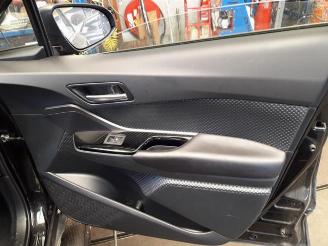 Toyota C-HR C-HR (X1,X5), SUV, 2016 1.8 16V Hybrid picture 16