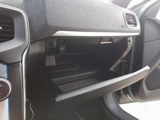 Volvo V-40 V40 (MV), Hatchback 5-drs, 2012 / 2019 2.0 D4 16V picture 28