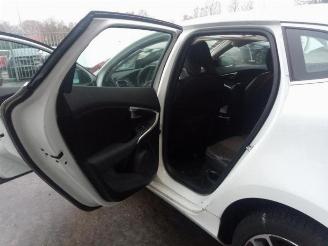 Volvo V-40 V40 (MV), Hatchback 5-drs, 2012 / 2019 2.0 D2 16V picture 13