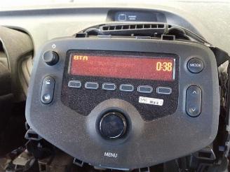 Peugeot 108 108, Hatchback, 2014 1.0 12V VVT-i picture 19