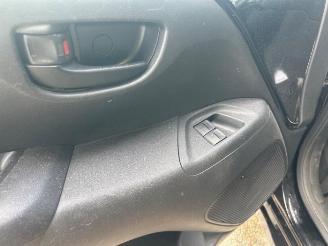 Peugeot 108 108, Hatchback, 2014 1.0 12V VVT-i picture 12
