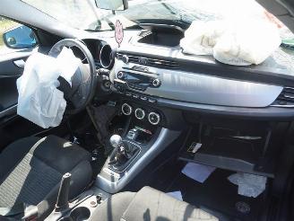 Alfa Romeo Giulietta 1.6 JTDm picture 5