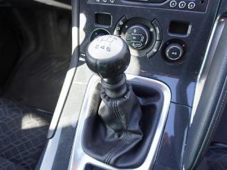 Peugeot 3008 1.2 e-THP picture 7