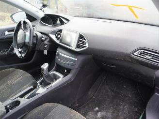 Peugeot 308 SW 1.2 e THP picture 6