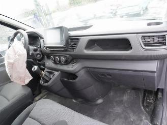 Renault Trafic 2.0 dCi picture 6