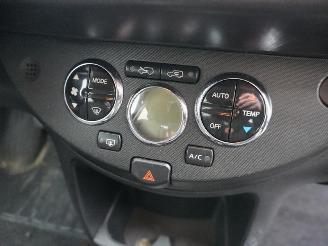 Nissan Note 1.4 16v picture 6