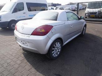 Vrakbiler auto Opel Tigra TwinTop 1.4 16v 2005/6