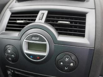 Renault Mégane CC 2.0 16v picture 6