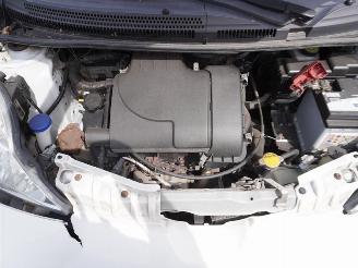 Peugeot 107 1.0 12v picture 9