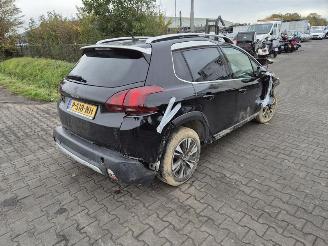 Peugeot 2008 1.2 12V picture 1