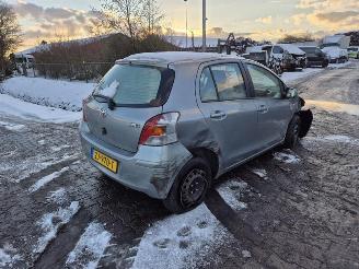 Toyota Yaris 1.3 picture 1