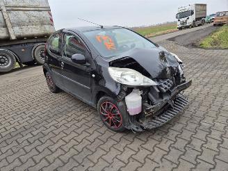 Peugeot 107 1.0 12v picture 4
