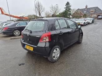 Toyota Yaris 1.0 12v picture 1