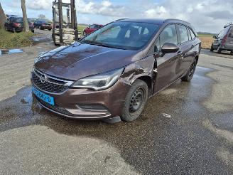 Opel Astra SPORTS TOURER 1.6 CDTi picture 3