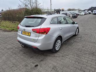 Salvage car Kia Cee d 1.6 GDi 2013/3
