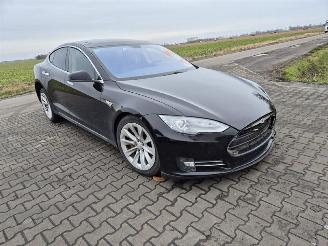 Tesla Model S 85 picture 4