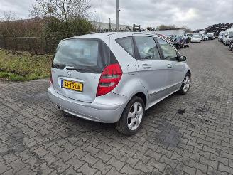 Vrakbiler auto Mercedes A-klasse 160 CDi 2006/9