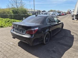 Salvage car BMW 5-serie 530d 2004/1
