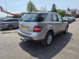 skadebil auto Mercedes ML 350 4 matic 2005/7
