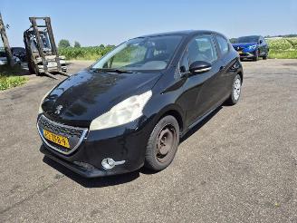 Peugeot 208 1.2 Vti picture 3