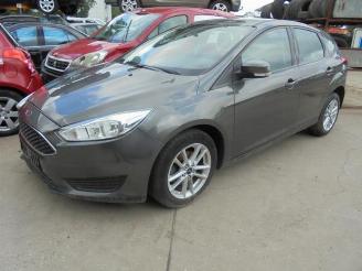 Salvage car Ford Focus Focus 3, Hatchback, 2010 / 2020 1.0 Ti-VCT EcoBoost 12V 100 2015/6