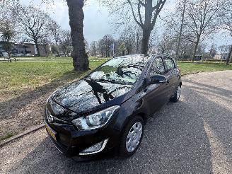 krockskadad bil auto Hyundai I-20 63 kW (86 PK)  1248 cc. 2015/1
