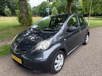 skadebil auto Toyota Aygo 50 kW (68 PK)   998 cc. 2008/11