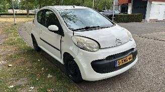 Damaged car Citroën C1 50 kW (68 PK)  998 cc. 2008/1