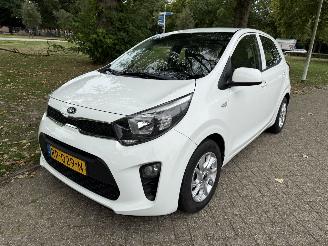 damaged passenger cars Kia Picanto  2018/1