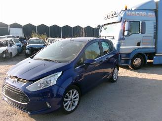 krockskadad bil auto Ford B-Max 1.0 Titanium 2017/2
