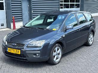 skadebil auto Ford Focus 1.6 16V Combi/o  Benzine 1.596cc 74kW (101pk) 2007/10