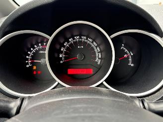 Kia Venga 1.4 CVVT 16V MPV  Benzine 1.396cc 66kW (90pk) FWD picture 14