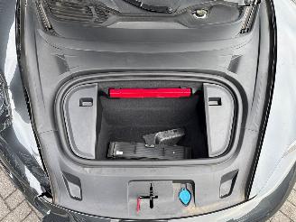 Porsche Taycan 79/84 kWh Sedan 4Dr Elektrisch 280 (381pk) picture 10