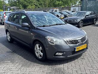 Kia Cee d 1.4 16V Combi/o picture 7
