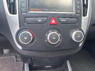 Kia Cee d 1.4 16V Combi/o picture 15