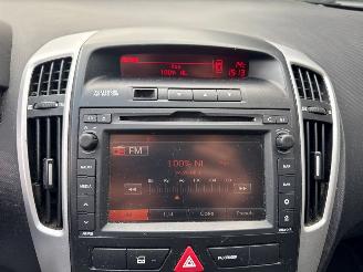 Kia Cee d 1.4 16V Combi/o picture 14
