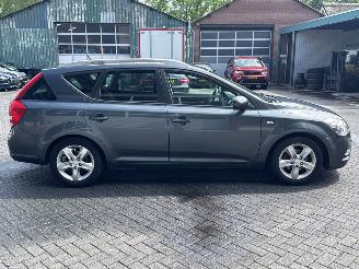 Kia Cee d 1.4 16V Combi/o picture 6