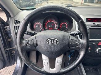 Kia Cee d 1.4 16V Combi/o picture 12