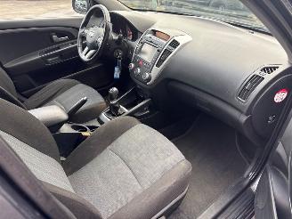 Kia Cee d 1.4 16V Combi/o picture 20