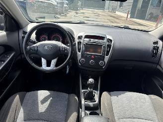 Kia Cee d 1.4 16V Combi/o picture 9